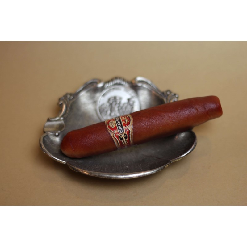 Töltött csokoládés marcipán szivar fából készült díszdobozban